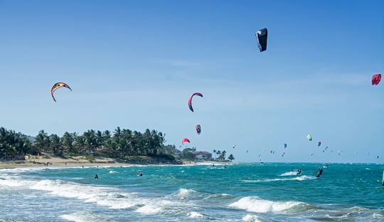 Cabarete Kiteboarding Guide 2026: Wind, Lessons, Launches, and Where to Stay