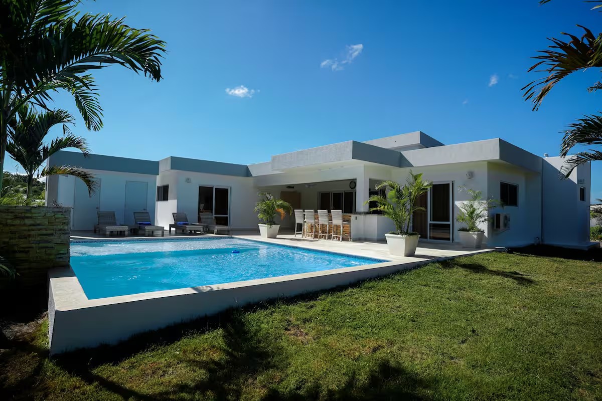 COMFORTABLE 3BD IN CASA LINDA