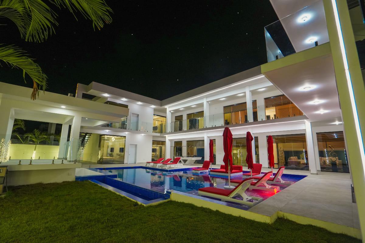 13BD LUXURY VILLA IN SOSUA