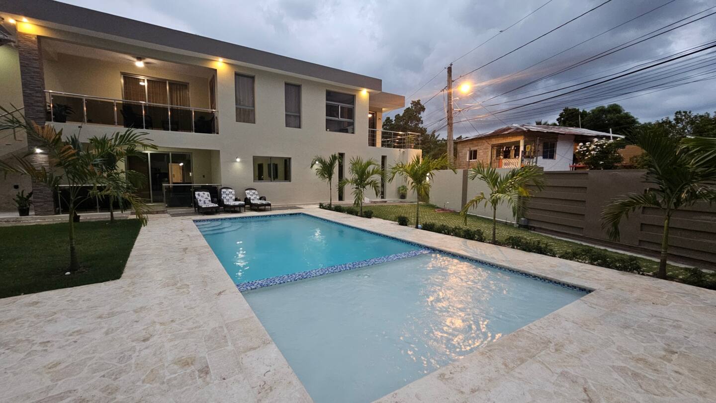 NEW MODERN 3BD CONDO