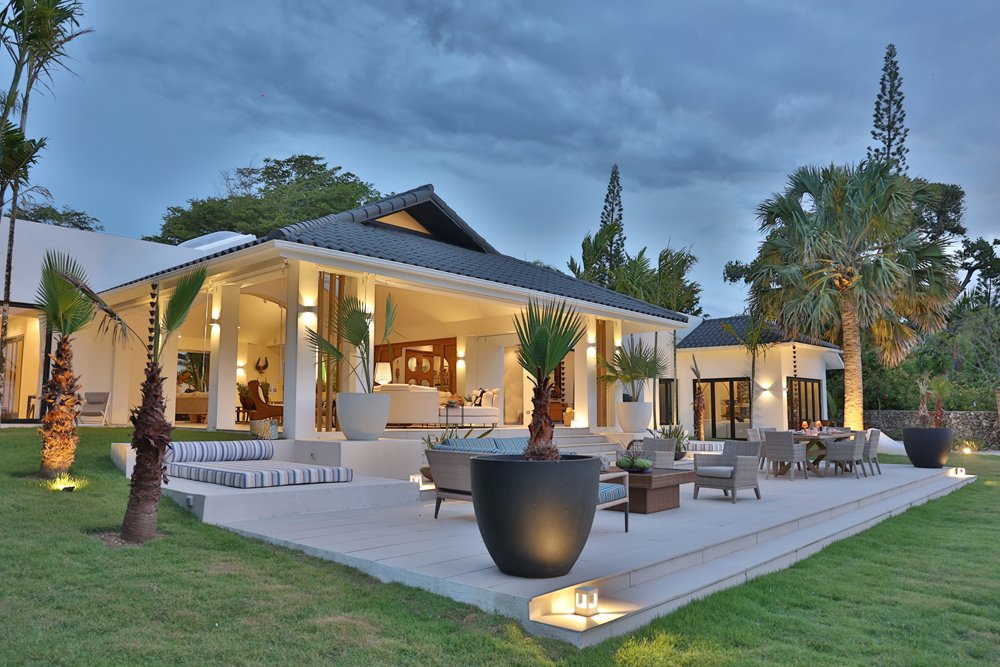 Mar-a-Villa | 7 Bedroom Oceanfront Vacation Home in Cabarete