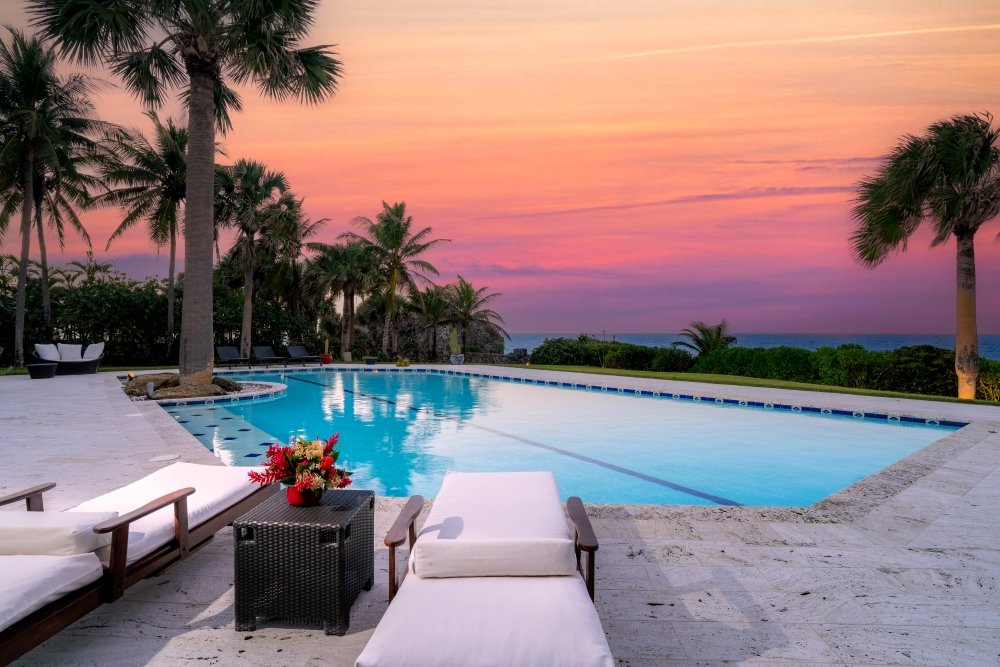 Villa Shangri-La | 5 Bedroom Oceanfront Vacation Villa