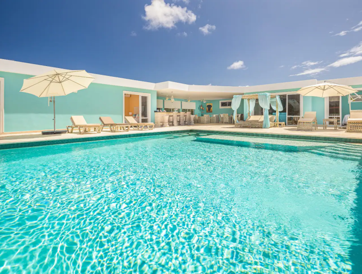 Spacious 5-Bedroom Villa with Pool