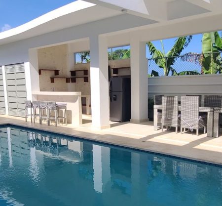 Caribbean Bliss: Tropical Paradise Retreat