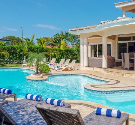 Villa Grande: Spacious Sosua Getaway