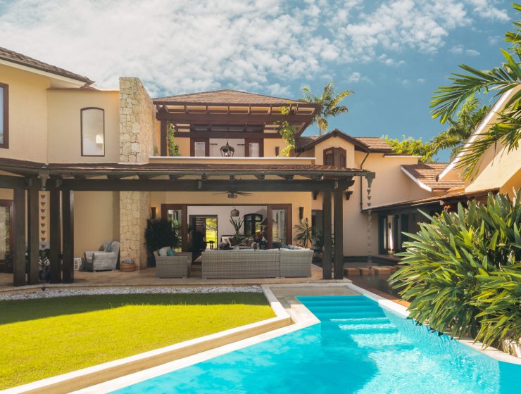 Villa Maji: Mystical Waterfront Oasis